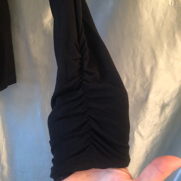 Kenneth Cole embellished LS stretch top, PS - Picture 3 of 6